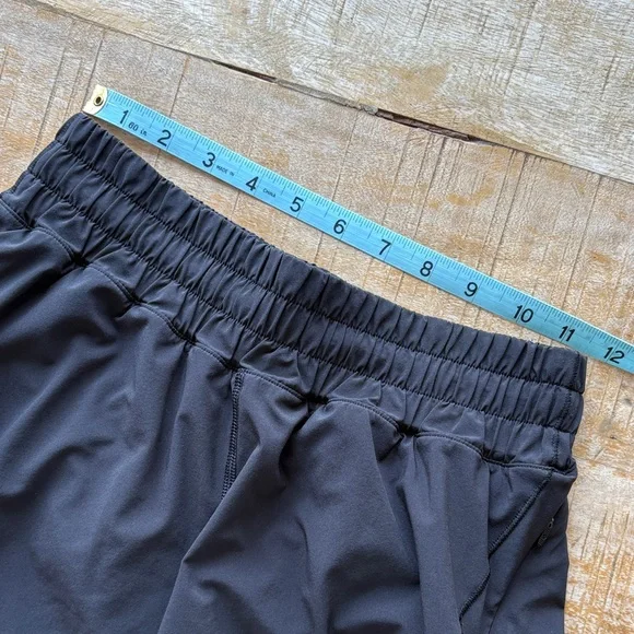 Lululemon Women’s Athletic Shorts size 6 - Picture 7 of 9